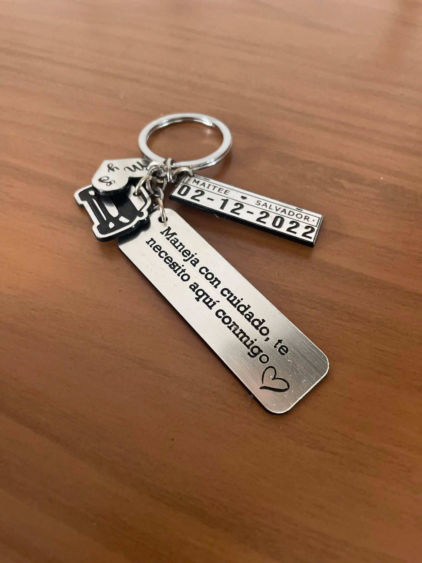 Llaveros "Maneja con cuidado" - metalex